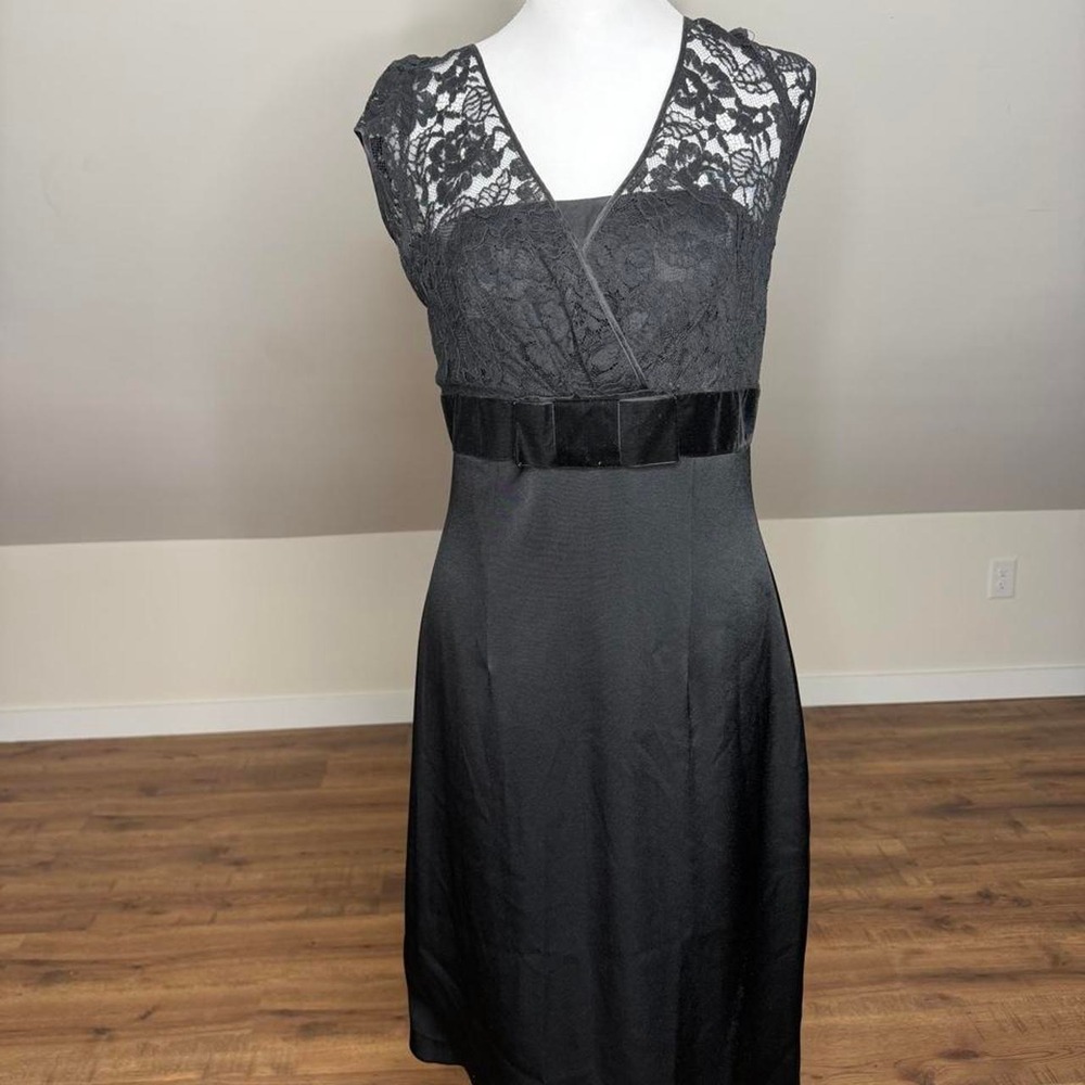 Banana Republic Black Lace Cocktail Dress Silk Velvet Waist Elegant Little Black